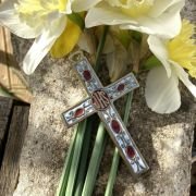 Croix décorative IHS