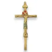 Crucifix sur croix latine avec le Christ et INRI