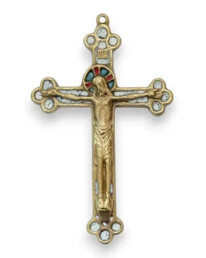 Crucifix sur une Croix tréflée d&rsquo;inspiration médiévale – 15 cm – 061