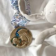 Jolie médaille de berceau