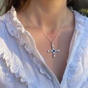 Croix en argent émaillé