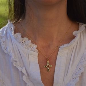 Petite croix médiévale en pendentif – 2,7 cm – 0137