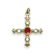 Croix fleuronnée ou fleur de lys et cabochons