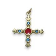 Croix fleuronnée ou fleurdelisée et cabochons