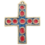 Croix murale bleue avec neuf cabochons rouges