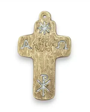 Croix murale latine arrondie, étoile et symboles émaillés – 9,5 cm – L22