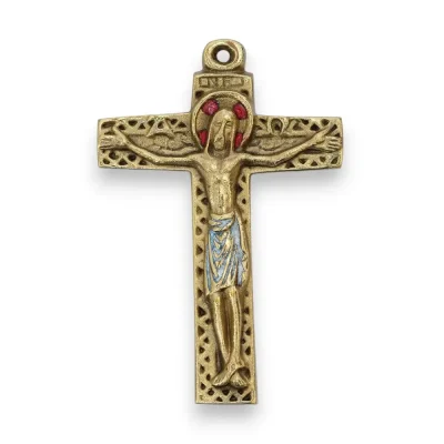 Crucifix travaillé en bronze émaillé, d’inspiration médiévale – 12 cm – 10