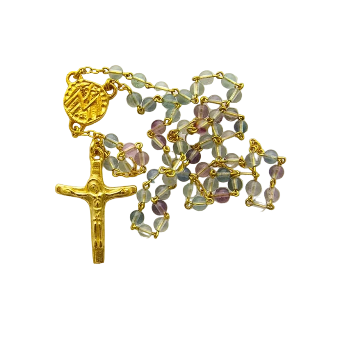 Chapelet en Fluorite – Crucifix sur croix doré – 3,2 cm – CH18-0239